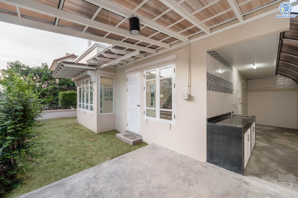 บ้านมือสองตกแต่งใหม่ โครงการ ดรีมเพลส สวนผัก ทาวน์เฮ้าส์หลังมุมพื้นที่กว้าง 28.5 ตร.ว. ฟังก์ชัน 3 ห้องนอน 2 ห้องน้ำ สิ่งอำนวยความสะดวกครบครัน พร้อมตอบโจทย์ทุกการเข้าอยู่ บนทำเลที่เชื่อมต่อหลายเส้นทาง ถนนราชพฤกษ์, พระราม5 และบรมราชชนนี ใกล้ทางด่วน "ศรีรัช"